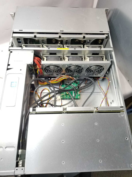 Supermicro CSE-PTJBOD-CB2 4U Storage 45x 3.5 Bays w/ 18x HDD Caddies, Read _