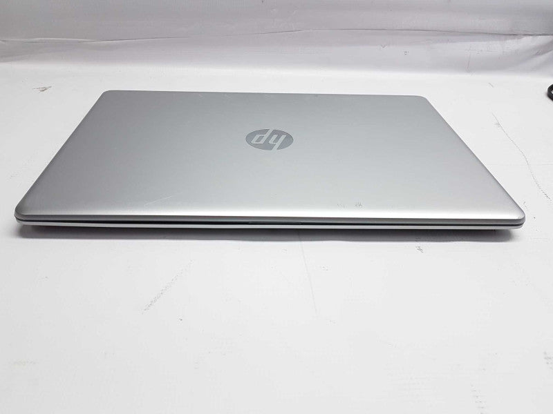 HP 17-CA1007ca Ryzen 3 3200U / 16 gb ram / Vega 3 / 256gb ssd / 17.3\\" #
