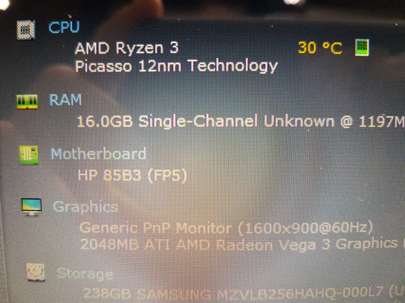 HP 17-CA1007ca Ryzen 3 3200U / 16 gb ram / Vega 3 / 256gb ssd / 17.3\\" #