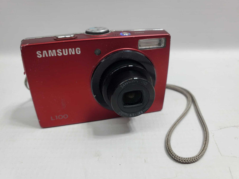 Samsung L100 8.2MP Digital Camera |