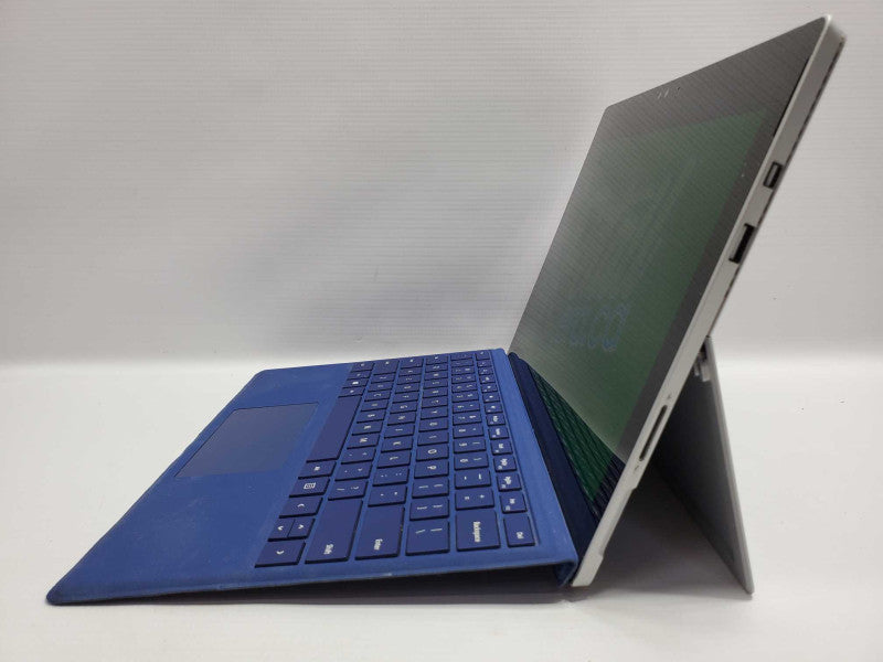Microsoft Surface Pro 4 (1724) i5-6300U, 8GB RAM 256GB Storage (READ) |