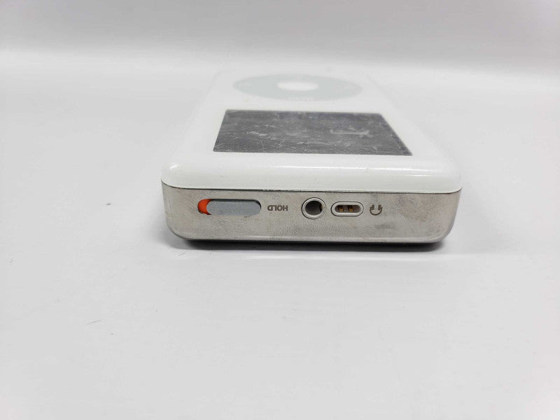 Apple iPod A1099 Classic (60GB) White 4th Generation )