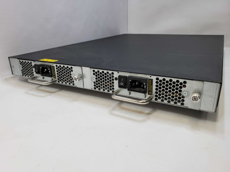 IBM 2498-R06 SAN06B-R 8Gbps 16x FC Ports SAN Switch (