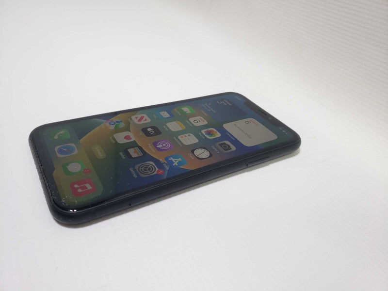 Apple iPhone XR - 64GB - Black (Unlocked) - Mint Condition )
