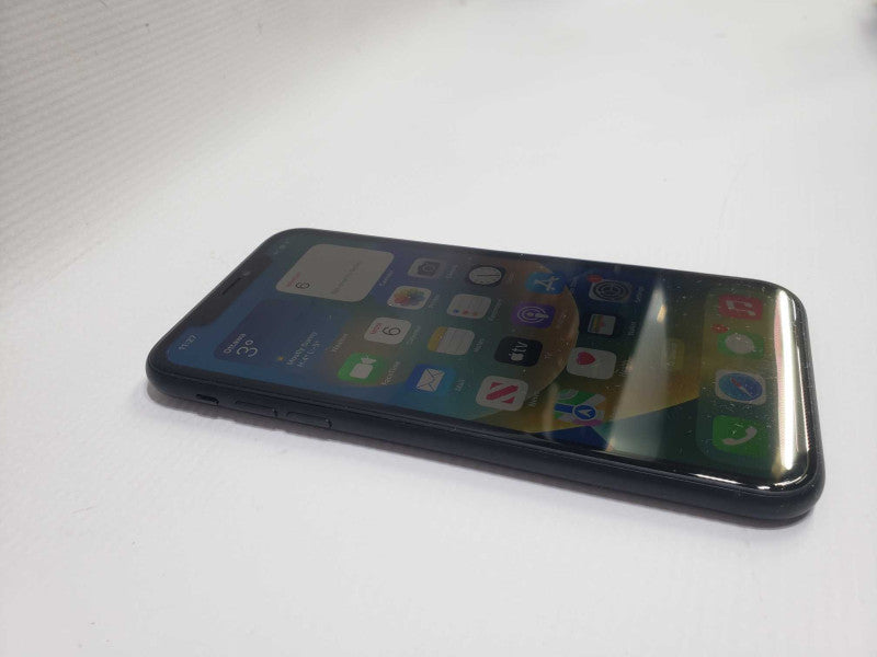 Apple iPhone XR - 64GB - Black (Unlocked) - Mint Condition )