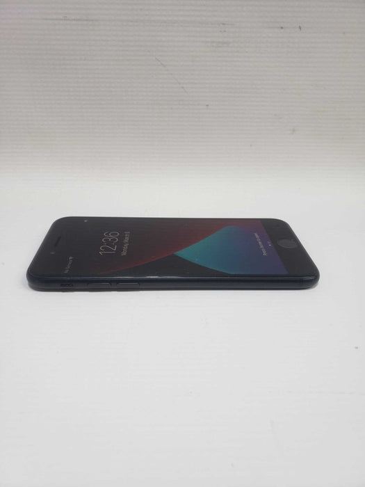 Apple iPhone 7 32 GB Unlocked Black *READ* )