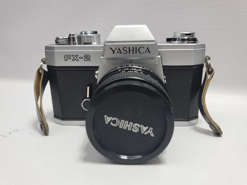 Yashica FX-2 SLR 3.5mm Film Camera VINTAGE (READ) |