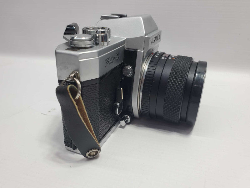 Yashica FX-2 SLR 3.5mm Film Camera VINTAGE (READ) |