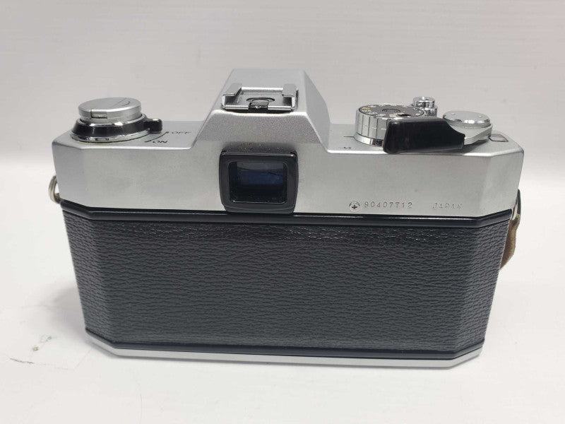 Yashica FX-2 SLR 3.5mm Film Camera VINTAGE (READ) |