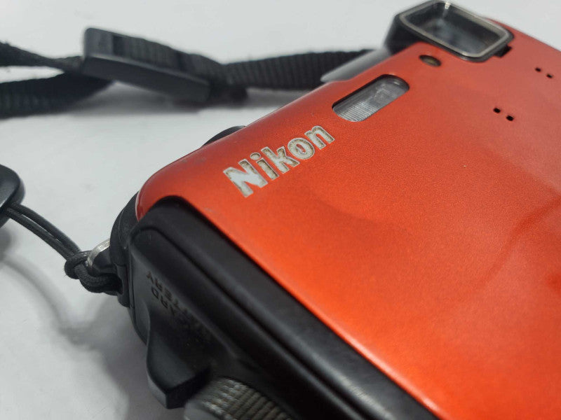 Nikon Coolpix AW100 16.0MP Waterproof 30m Digital Camera Q|