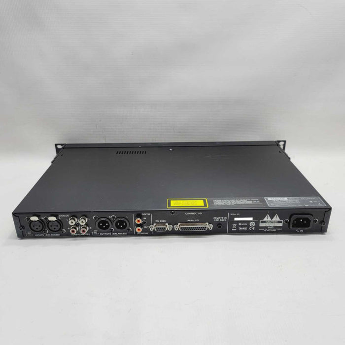 TASCAM SS-CDR200 Solid State Digital Audio Recorder =