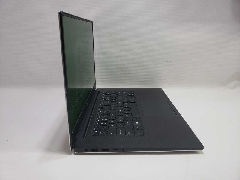 Dell XPS i7-7700HQ @ 2.80 GHz 8 GB RAM 250 GB M.2 SSD GTX 1050 )