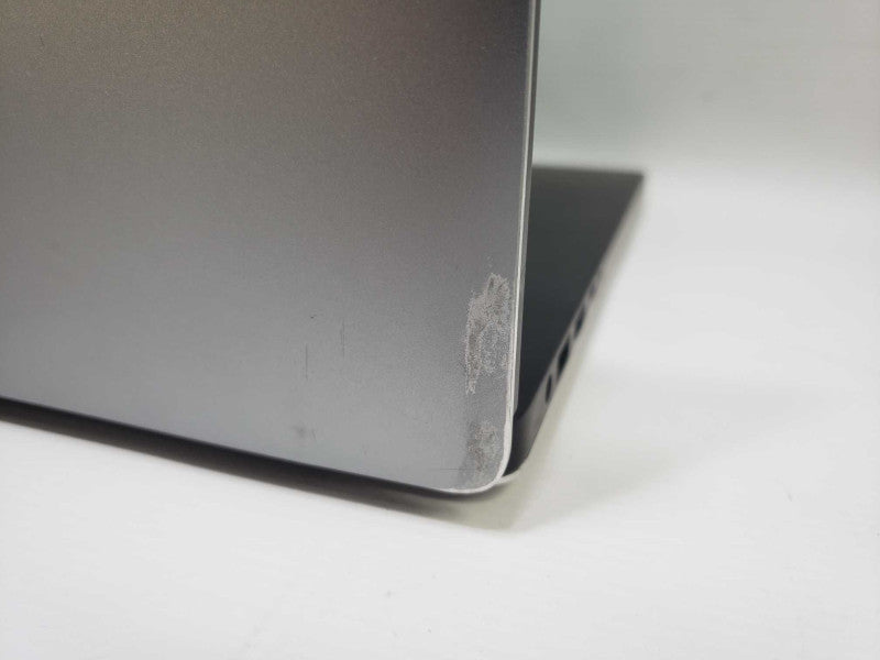 Dell XPS i7-7700HQ @ 2.80 GHz 8 GB RAM 250 GB M.2 SSD GTX 1050 )