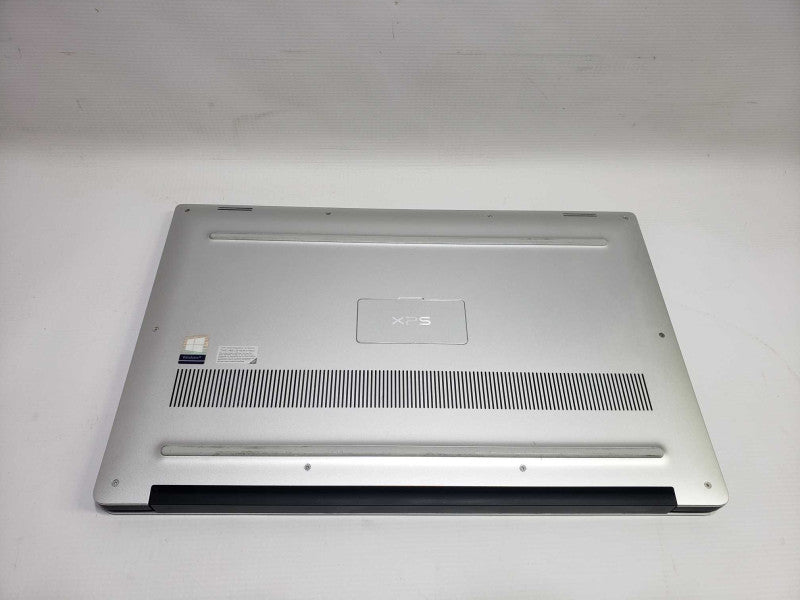 Dell XPS i7-9750H @ 2.60GHz 8GB RAM 250 GB SSD GTX1650 4K Touch Display *READ )