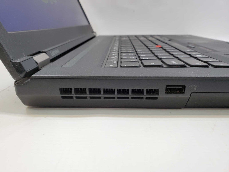 Lenovo ThinkPad P70 Core i7-6700HQ @ 2.6GHz 16GB DDR3 1TB SSD Quadro M600 2GB (