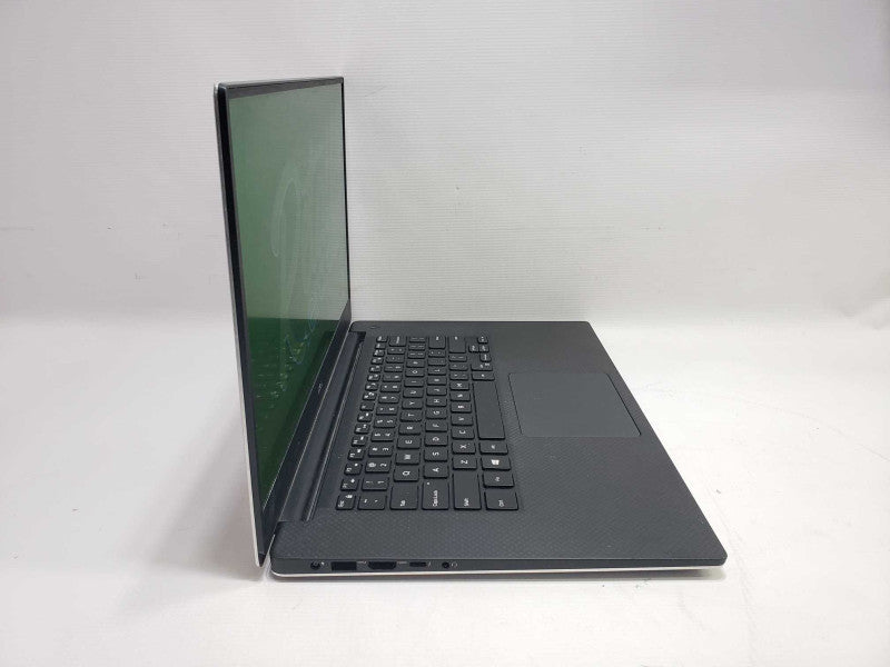 Dell XPS 15 9550 i7-6700HQ @ 2.6GHz 16GB RAM 250GB NVMe GTX960M  )
