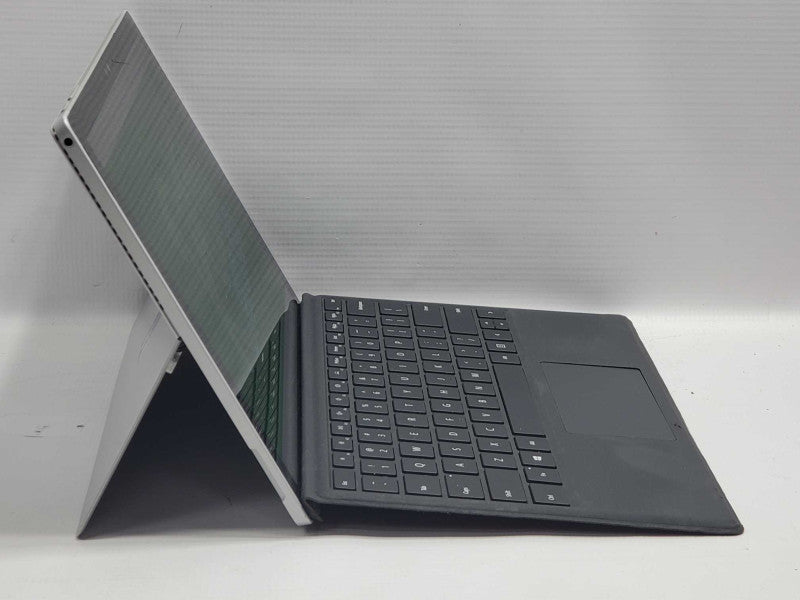 Microsoft Surface Pro 4 (1724) i5-6300U 8GB RAM, 256GB Storage Q|