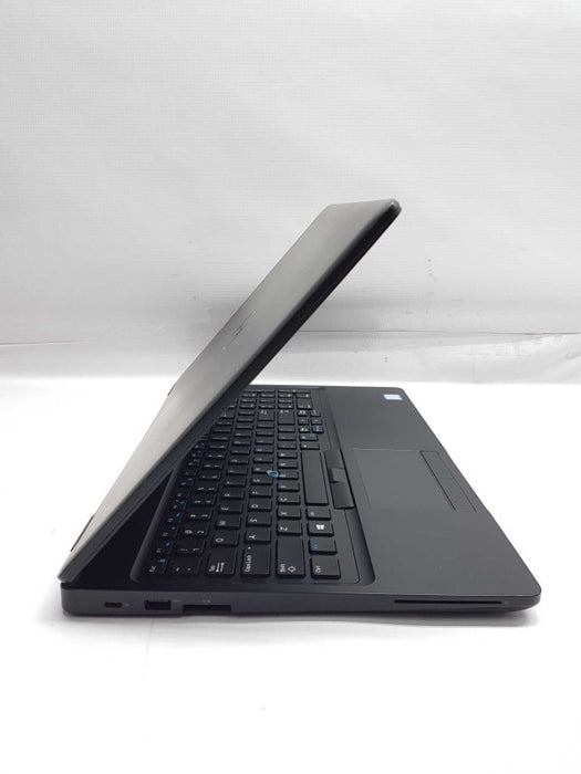 Dell lattitude 5590 i5-8350U @ 1.70ghz / 8gb ram / 256gb ssd / READ #