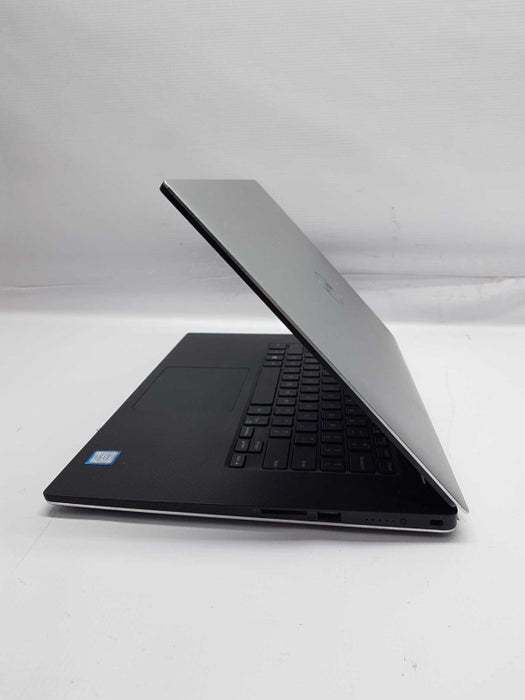 Dell XPS 9550 i7-6700HQ @ 2.60ghz / 8gb ram / GTX 960m / 256gb SSD #