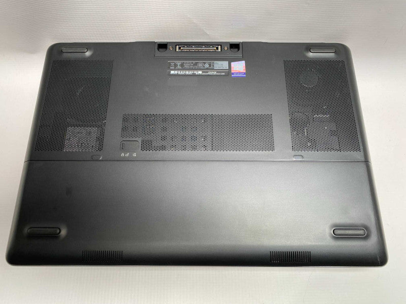 DELL Precision 7520 with Xeon E3-1545M v5 CPU 32GB RAM & 500GB SSD  -