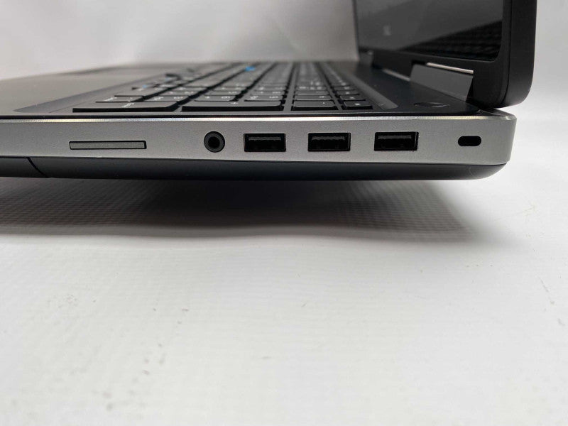 DELL Precision 7520 with Xeon E3-1545M v5 CPU 32GB RAM & 500GB SSD  -