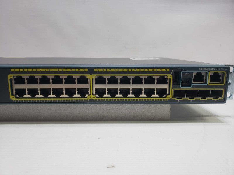 Cisco WS-C2960S-24TS-L 24 Port Gigabit Network Switch w/ 4 SFP Q)