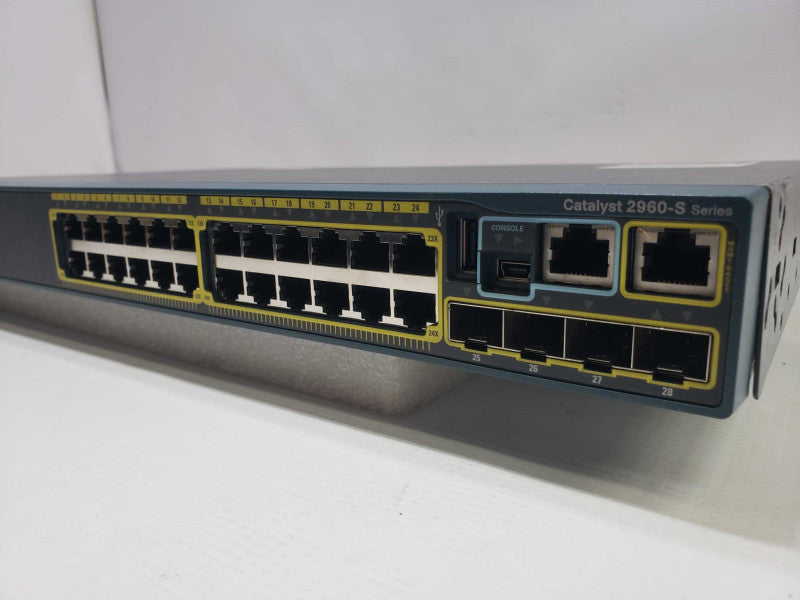 Cisco WS-C2960S-24TS-L 24 Port Gigabit Network Switch w/ 4 SFP**READ** )