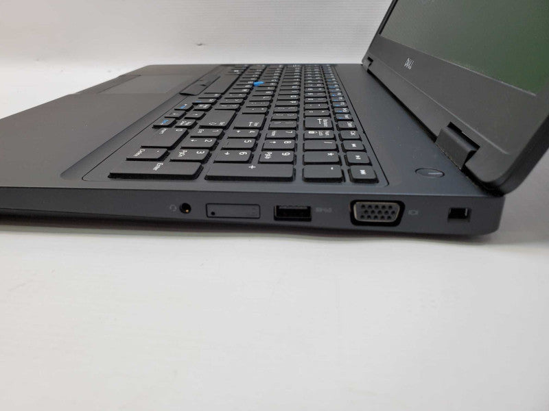 Dell Precision 3520 15.6\\" i7-7820HQ@2.9GHz 8GB DDR3 256GB SSD Quadro M620 2GB (