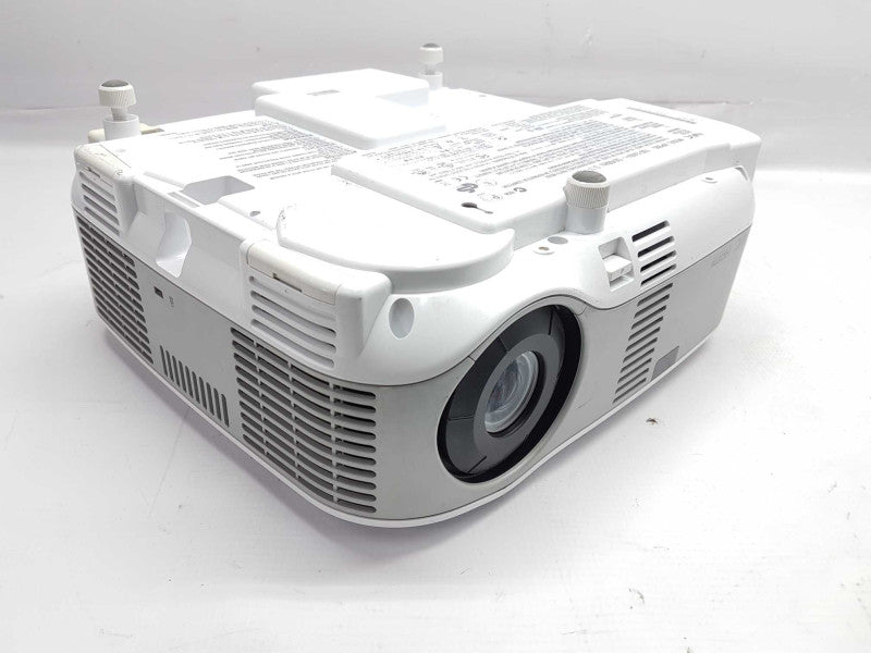 NEC NP905 LCD projector - 1040 lamp hours - No Remote #