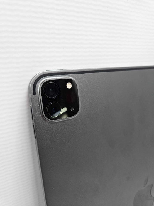 iPad Pro 11\\" (Wi-Fi Only - 2nd Gen) **READ** )