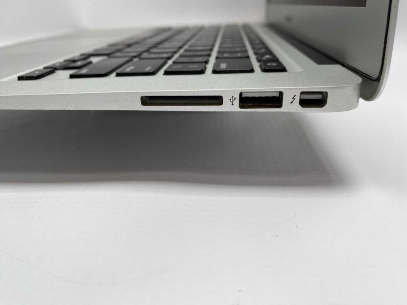 Early 2015 13-inch MacBook Air with Intel i7 CPU 8GB RAM & 128GB Storage  -