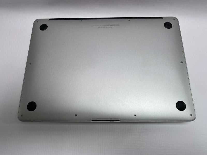 Early 2015 13-inch MacBook Air with Intel i7 CPU 8GB RAM & 128GB Storage  -