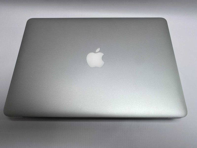 Early 2015 13-inch MacBook Air with Intel i7 CPU 8GB RAM & 128GB Storage  -