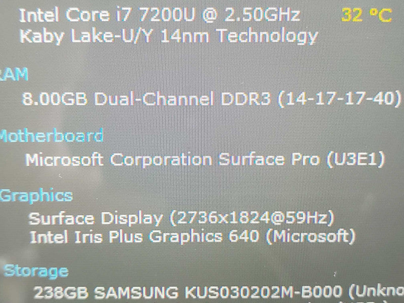 Microsoft Surface Pro 5 (1796) i7-7660U 8GB RAM 256GB Storage (READ) |