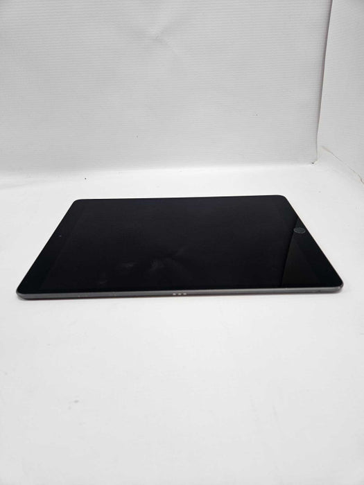 Apple iPad Air (3rd Gen) A2152 (Wi-Fi Only) 10.5\\" **READ** )
