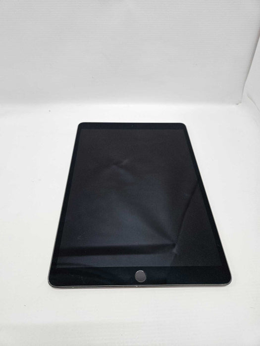 Apple iPad Air (3rd Gen) A2152 (Wi-Fi Only) 10.5\\" **READ** )