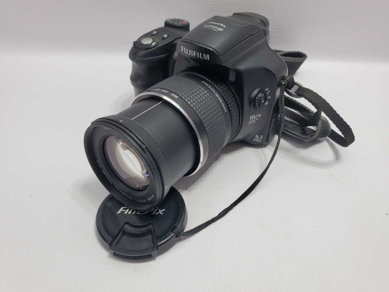 FujiFilm Finepix S6000fd 6.3MP DSLR Camera |