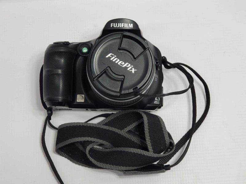 FujiFilm Finepix S6000fd 6.3MP DSLR Camera |