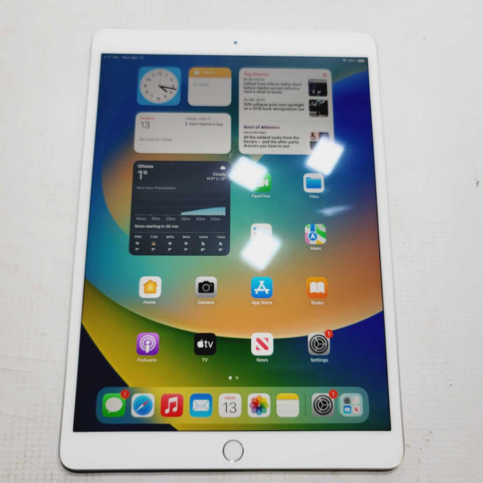 Apple iPad Air 3rd Generation Tablet, A2152, 64GB, WiFi, Silver =