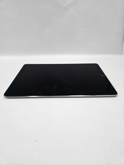 Apple Pro 10.5 A1701 64GB Silver Wi-Fi Only Tablet )