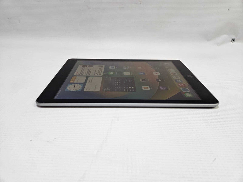 Apple iPad 6th Generation 128 GB (2018) 9.7\\" iPad 6  )