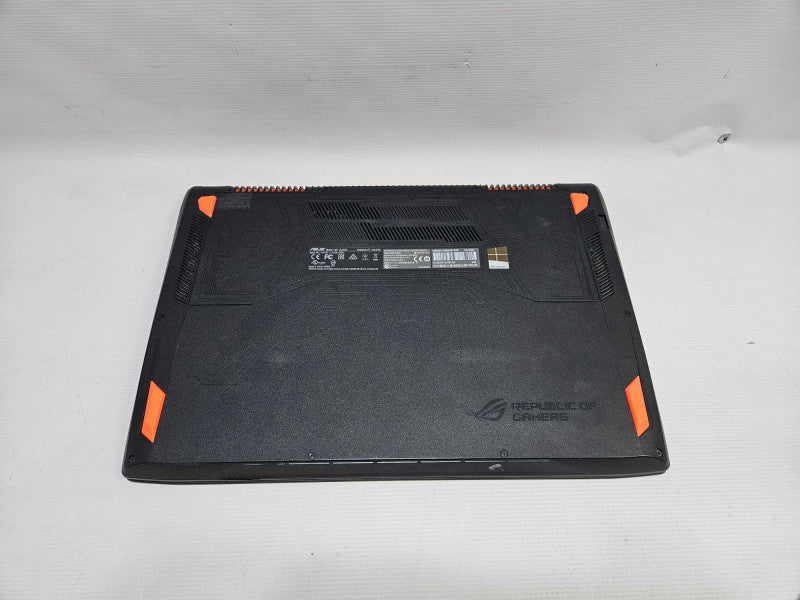 Asus Strix GL502VS i7-6700HQ 32GB RAM 1TB HDD 500GB SSD GTX 1070 **READ** )