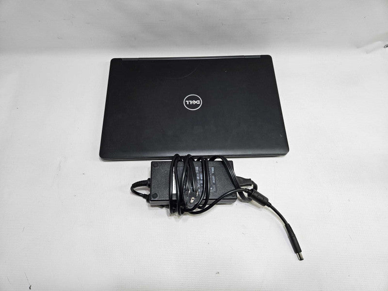 Dell Precision 3520 i7-7820HQ @ 2.90GHz 24GB RAM 250GB SSD )