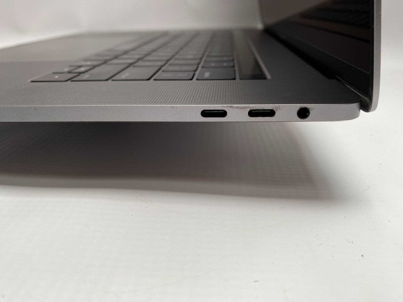 2017 MacBook Pro 15-inch TouchBar with i7 CPU 16GB RAM & 256GB Storage READ -