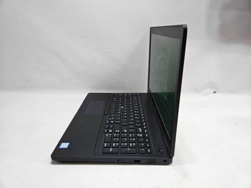 Dell Precision 3520 i7-7820HQ 16GB RAM 250GB SSD Quadro M620 GPU )