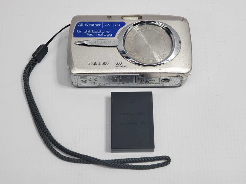 Olympus Stylus 600 Digital 6.0MP Digital Camera |