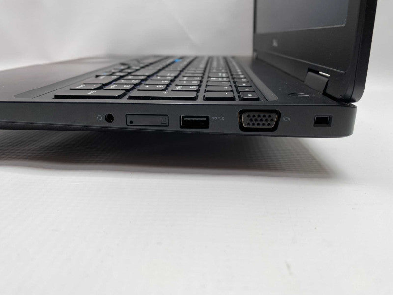 DELL Precision 3520 with Intel XEON E3-1505M v6 CPU 16GB RAM & 512GB SSD READ -