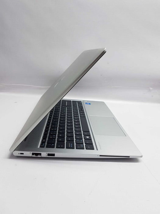 HP ProBook 650 G8 i5-1135G7 @ 2.40ghz / 8gb ram / 256gb SSD / READ #