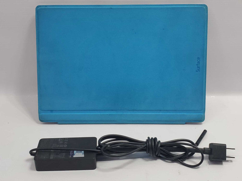 Microsoft Surface Pro 4 (1724) i5-6300U 8GB RAM 256GB Storage (READ) |