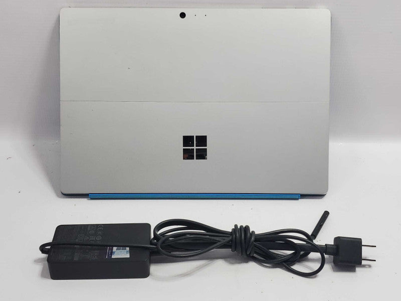 Microsoft Surface Pro 4 (1724) i5-6300U 8GB RAM 256GB Storage (READ) |